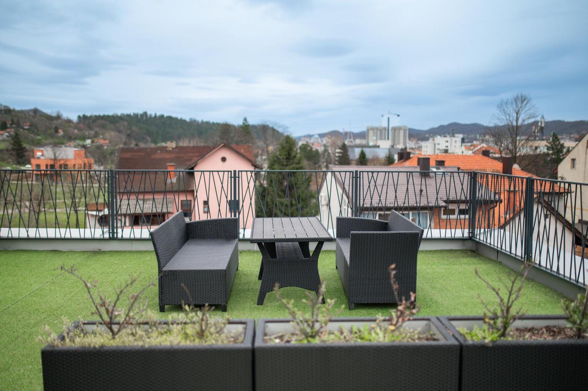 Apartment Vila Idila Tuzla Eksteriør billede