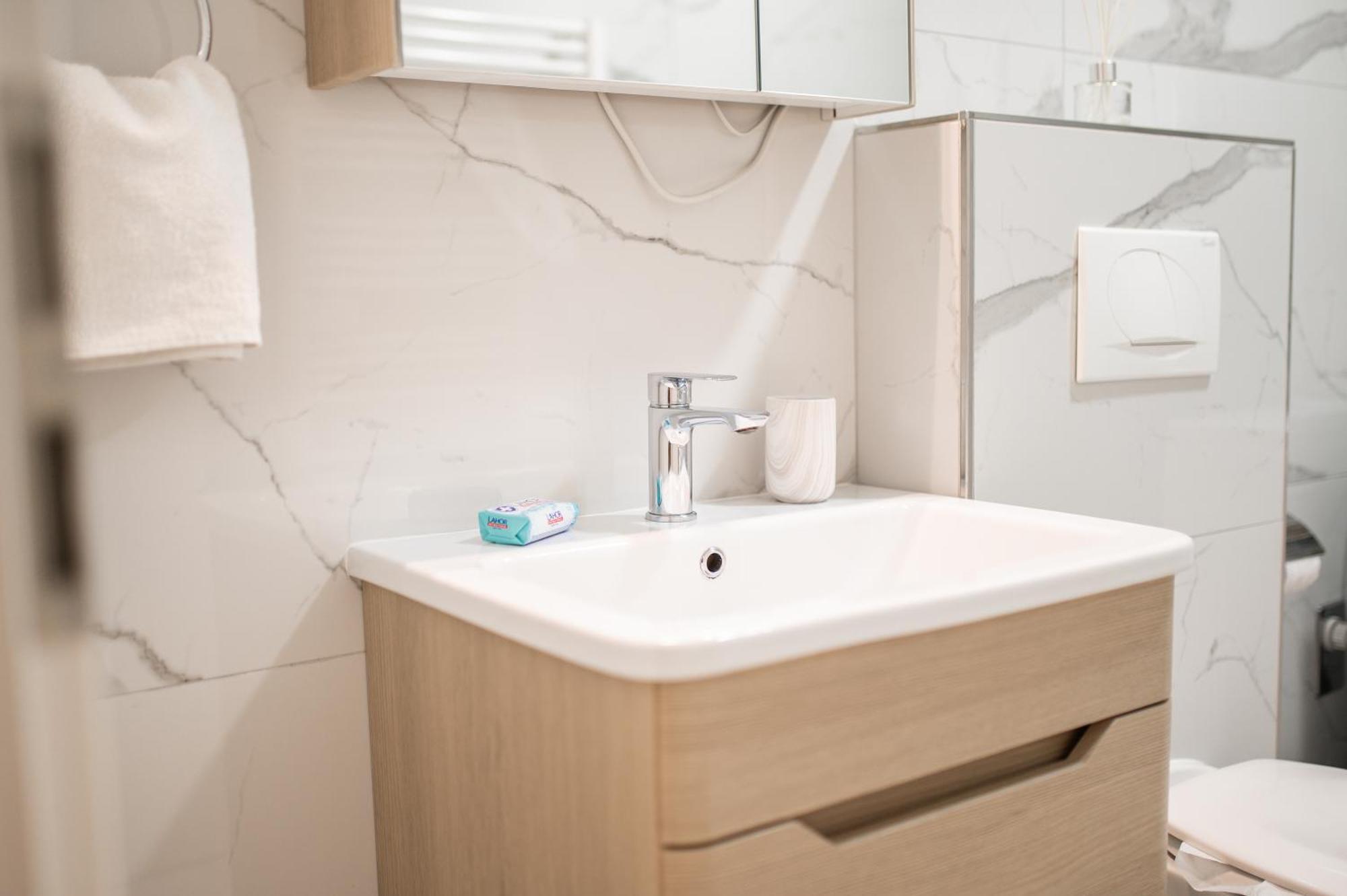Apartment Vila Idila Tuzla Eksteriør billede